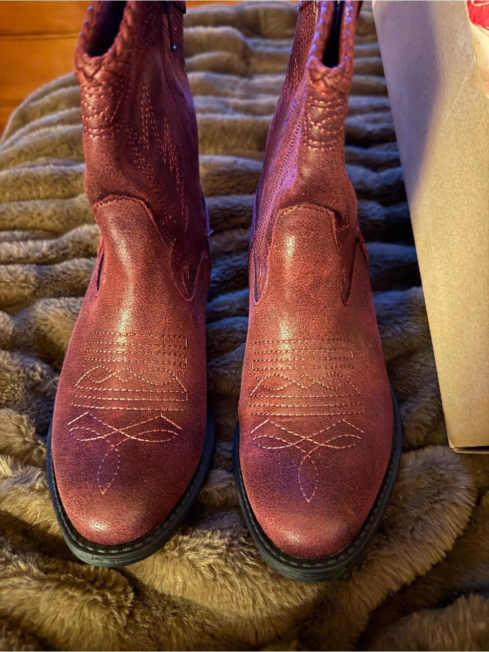 Matisse Box Label with burgundy boots size 6.5